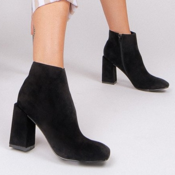 Shoes - Black Uneven Stack Block Heel Bootie